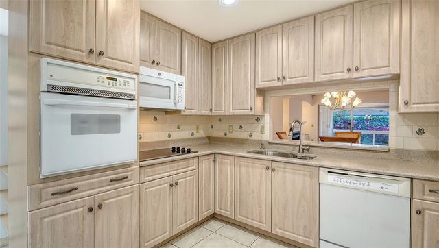 4429 OAKLEY GREENE 6, Sarasota, FL 34235