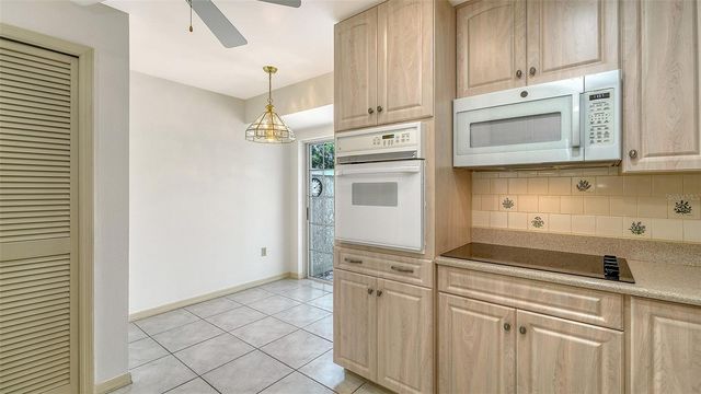 4429 OAKLEY GREENE 6, Sarasota, FL 34235