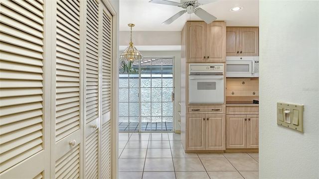 4429 OAKLEY GREENE 6, Sarasota, FL 34235