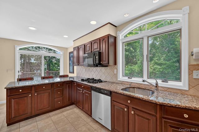 106 Cedar Avenue, Pearl River, NY 10965