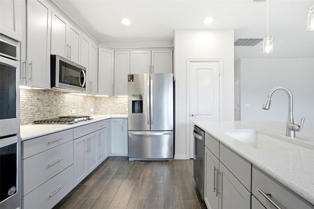 6513 Woodmere Court, Denton, TX 76226