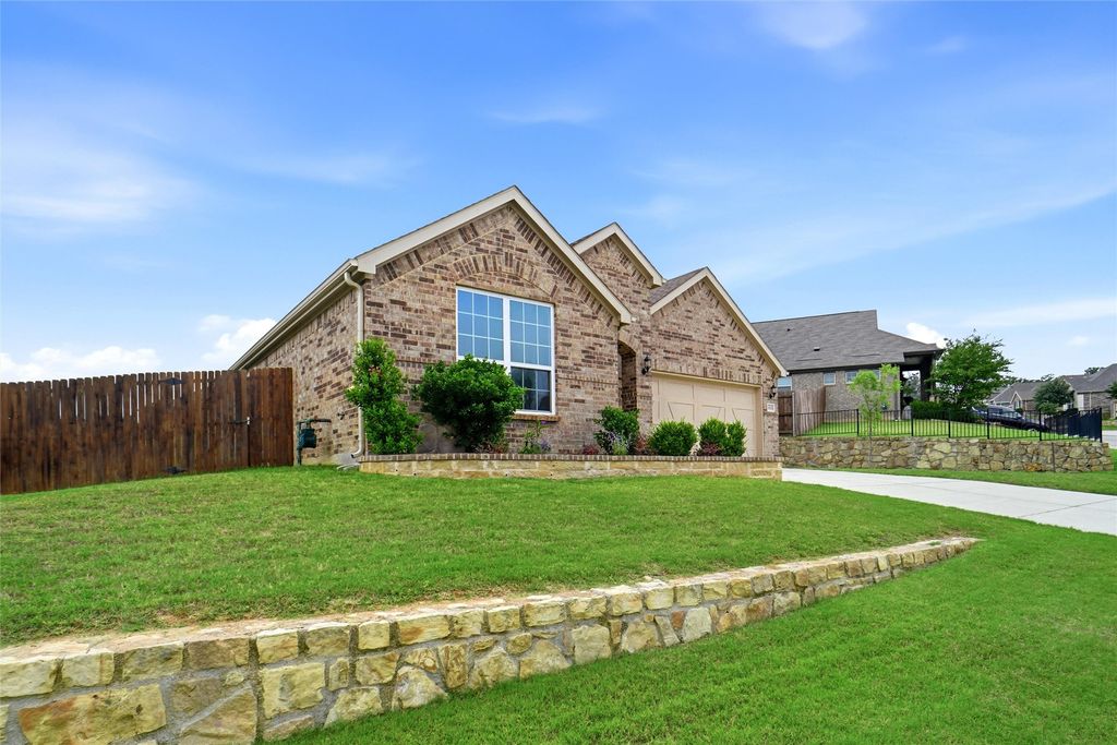 6513 Woodmere Court, Denton, TX 76226