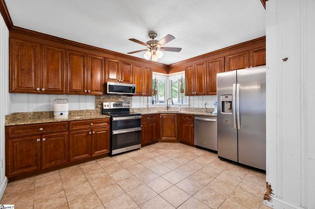 300 Woodvale Avenue, Fountain Inn, SC 29644