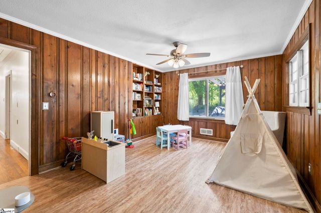 300 Woodvale Avenue, Fountain Inn, SC 29644