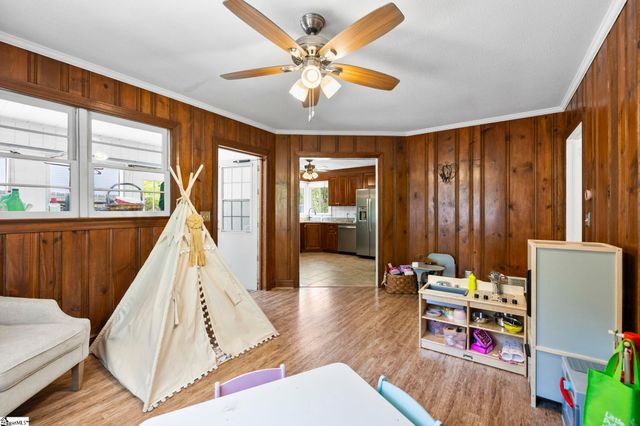 300 Woodvale Avenue, Fountain Inn, SC 29644