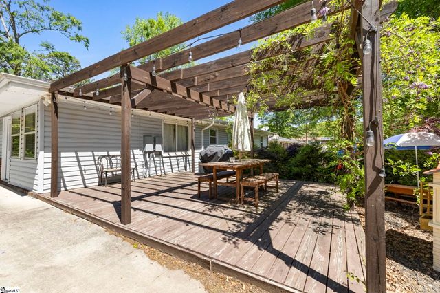 300 Woodvale Avenue, Fountain Inn, SC 29644