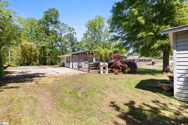 300 Woodvale Avenue, Fountain Inn, SC 29644