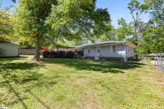 300 Woodvale Avenue, Fountain Inn, SC 29644