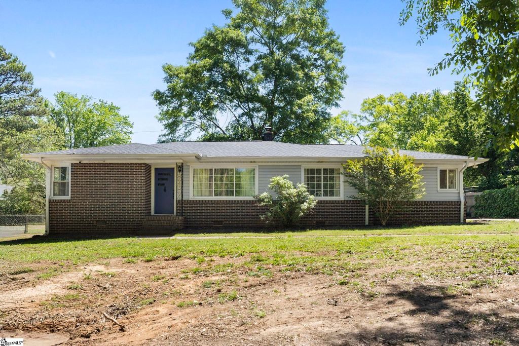 300 Woodvale Avenue, Fountain Inn, SC 29644