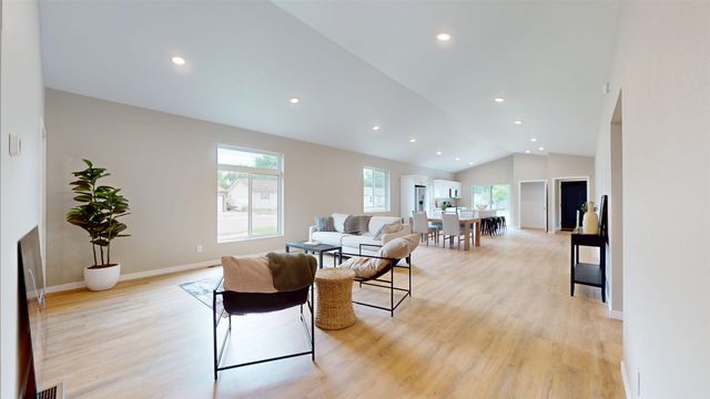 501 11th St. NW, Minot, ND 58703