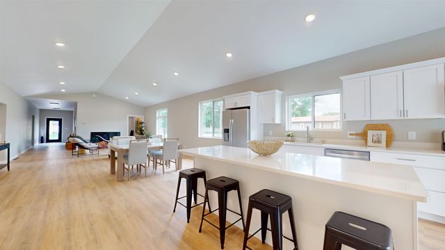 501 11th St. NW, Minot, ND 58703