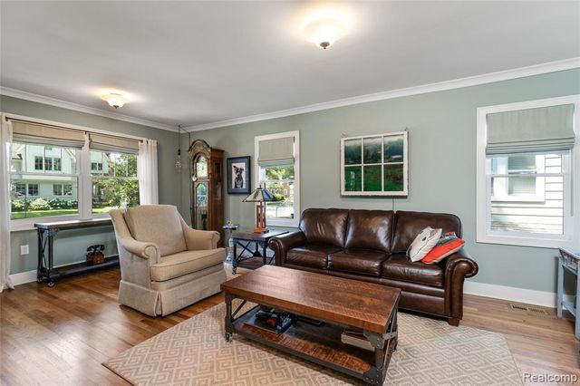 307 Linwood Avenue, Rochester, MI 48307