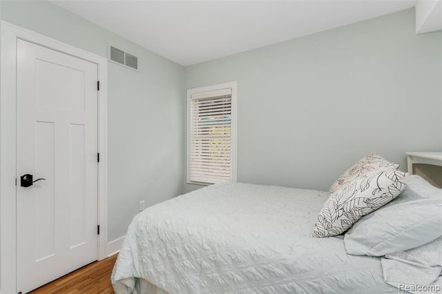 307 Linwood Avenue, Rochester, MI 48307
