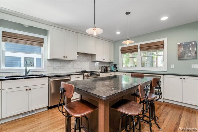 307 Linwood Avenue, Rochester, MI 48307