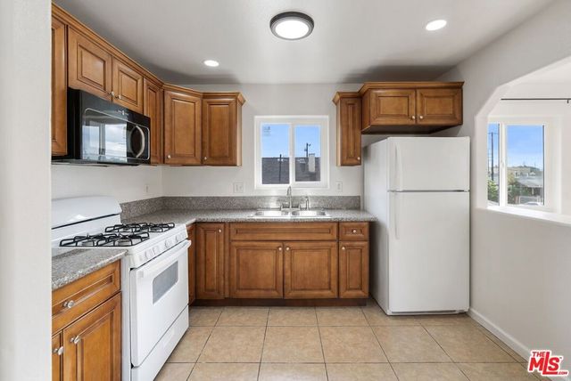 145 E Gage Avenue, Los Angeles, CA 90003