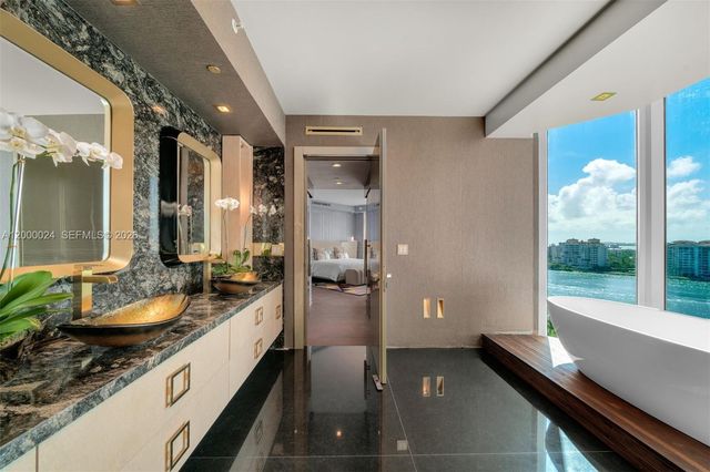 300 S Pointe Dr 1501, Miami Beach, FL 33139