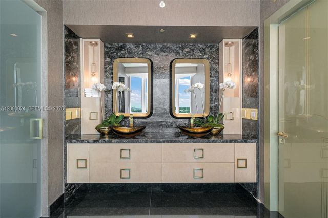 300 S Pointe Dr 1501, Miami Beach, FL 33139