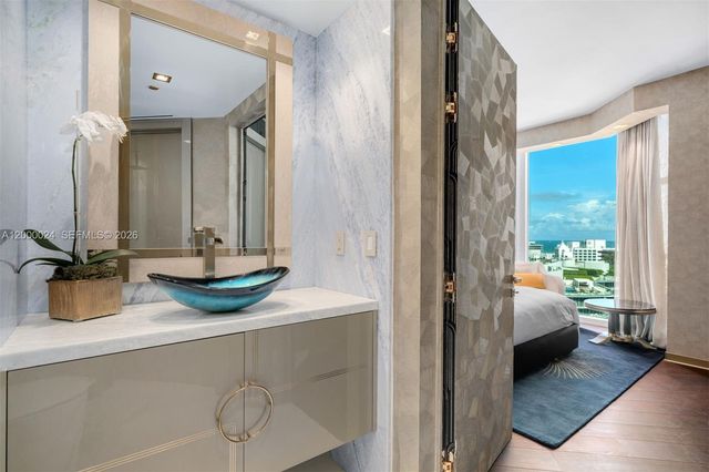 300 S Pointe Dr 1501, Miami Beach, FL 33139