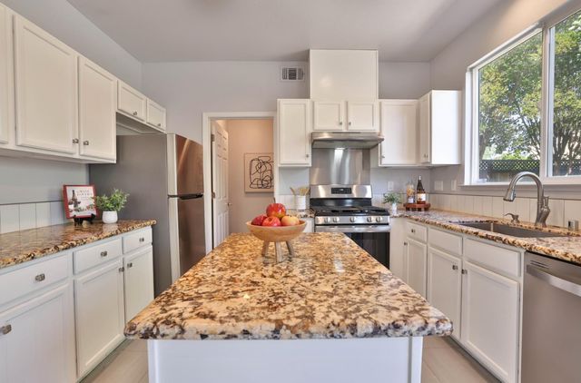 887 Martiri Drive, Gilroy, CA 95020