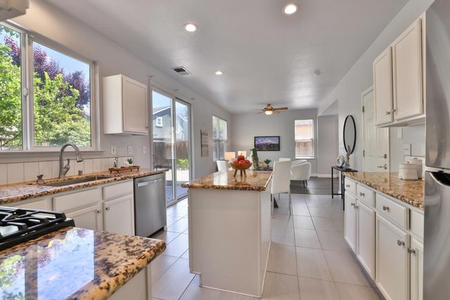 887 Martiri Drive, Gilroy, CA 95020