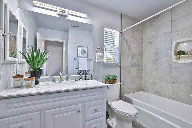 887 Martiri Drive, Gilroy, CA 95020