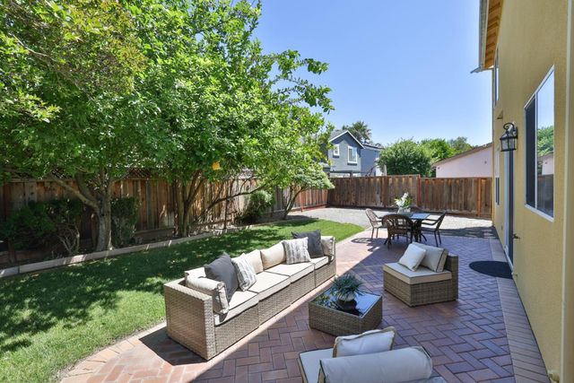 887 Martiri Drive, Gilroy, CA 95020