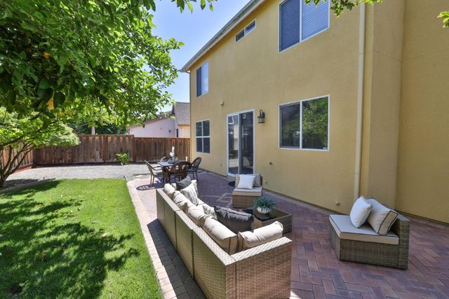 887 Martiri Drive, Gilroy, CA 95020