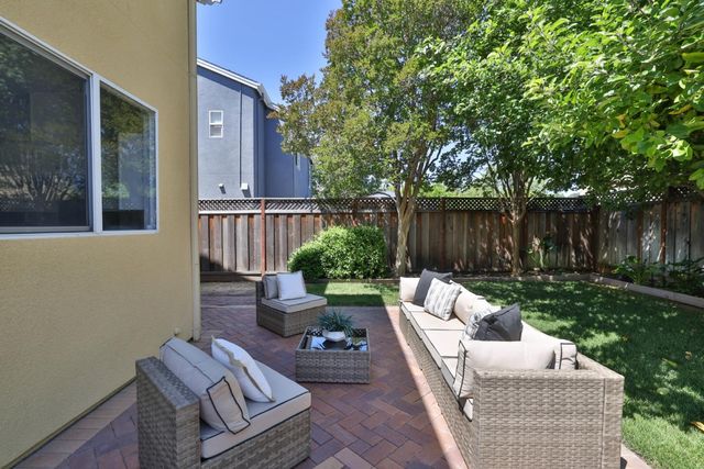 887 Martiri Drive, Gilroy, CA 95020
