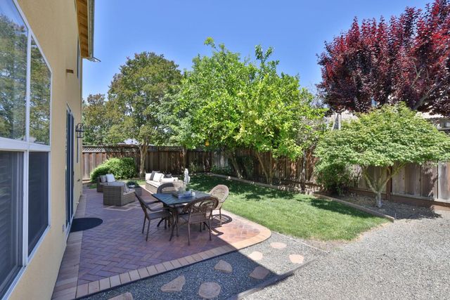 887 Martiri Drive, Gilroy, CA 95020