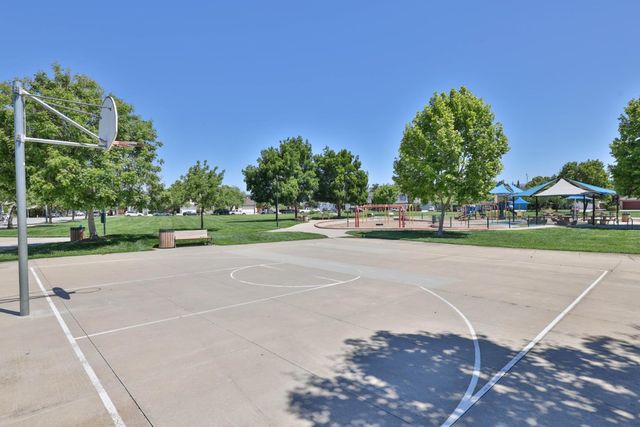 887 Martiri Drive, Gilroy, CA 95020