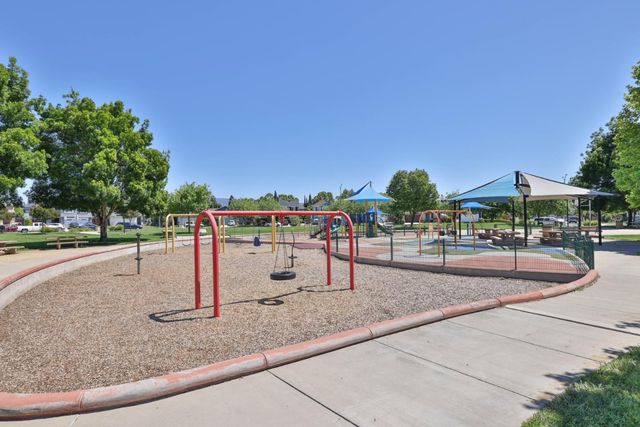 887 Martiri Drive, Gilroy, CA 95020