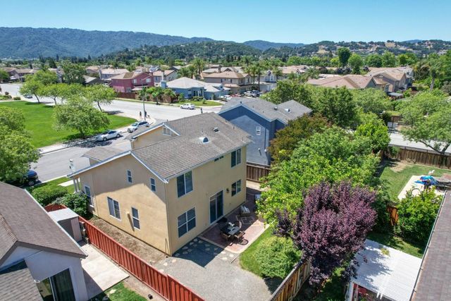 887 Martiri Drive, Gilroy, CA 95020
