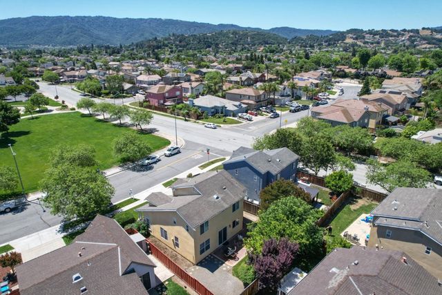 887 Martiri Drive, Gilroy, CA 95020