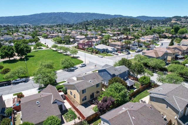 887 Martiri Drive, Gilroy, CA 95020