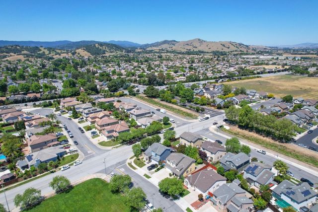 887 Martiri Drive, Gilroy, CA 95020