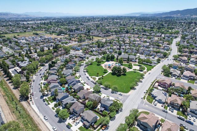887 Martiri Drive, Gilroy, CA 95020