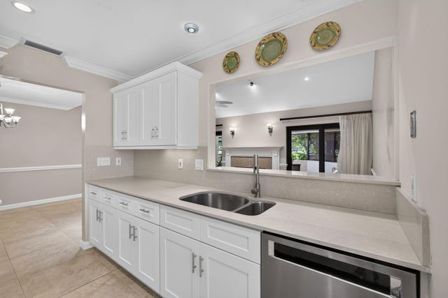 65 Balfour Road E, Palm Beach Gardens, FL 33418