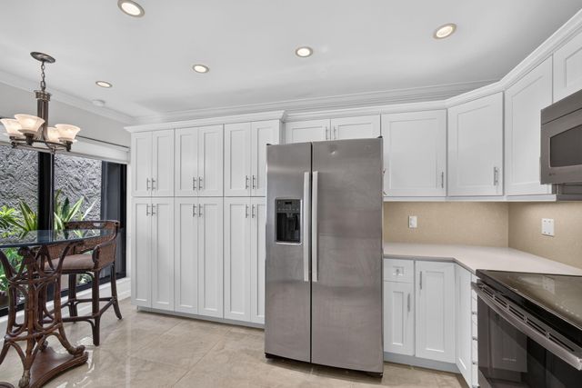65 Balfour Road E, Palm Beach Gardens, FL 33418