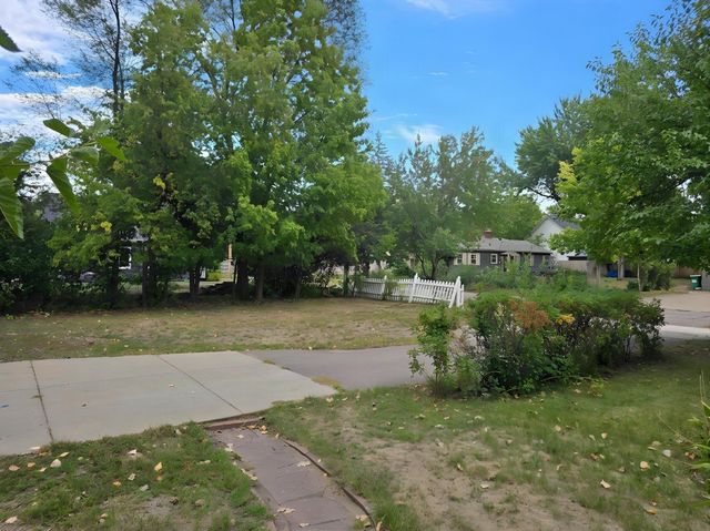 809 Oak Street, Hudson, WI 54016