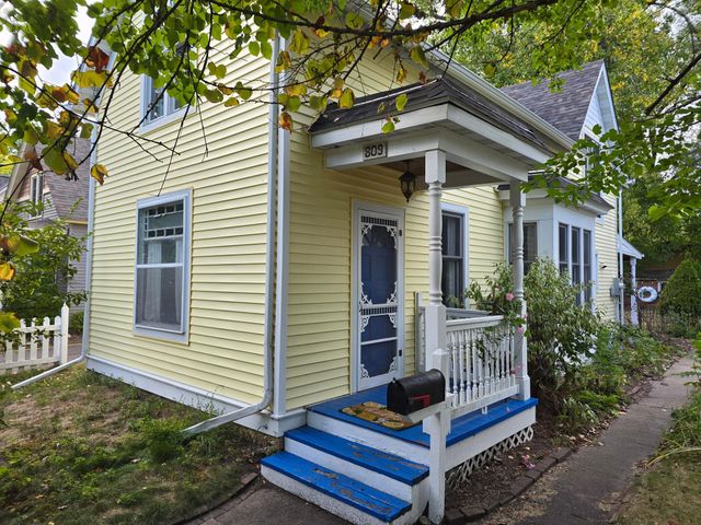 809 Oak Street, Hudson, WI 54016