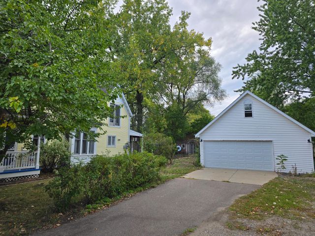 809 Oak Street, Hudson, WI 54016