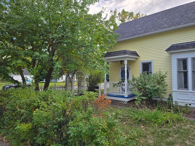 809 Oak Street, Hudson, WI 54016