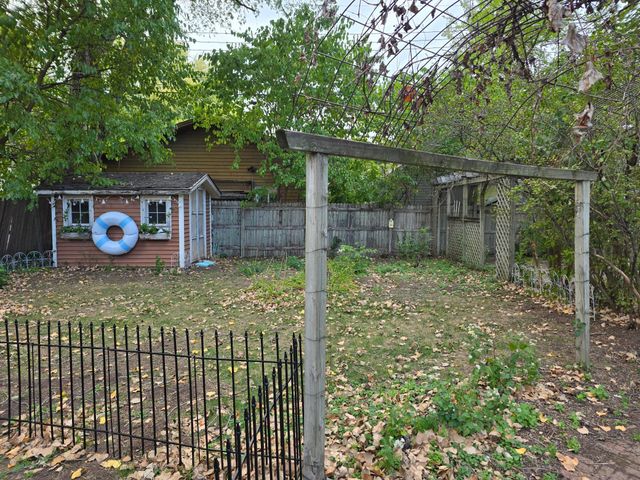 809 Oak Street, Hudson, WI 54016