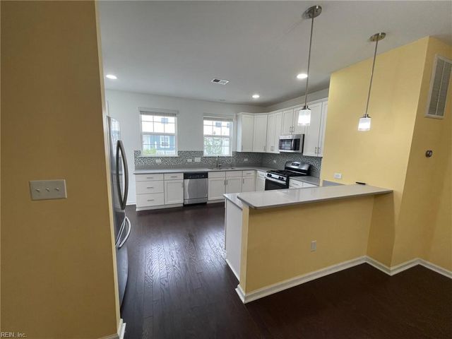1676 Avalene WAY, Virginia Beach, VA 23456