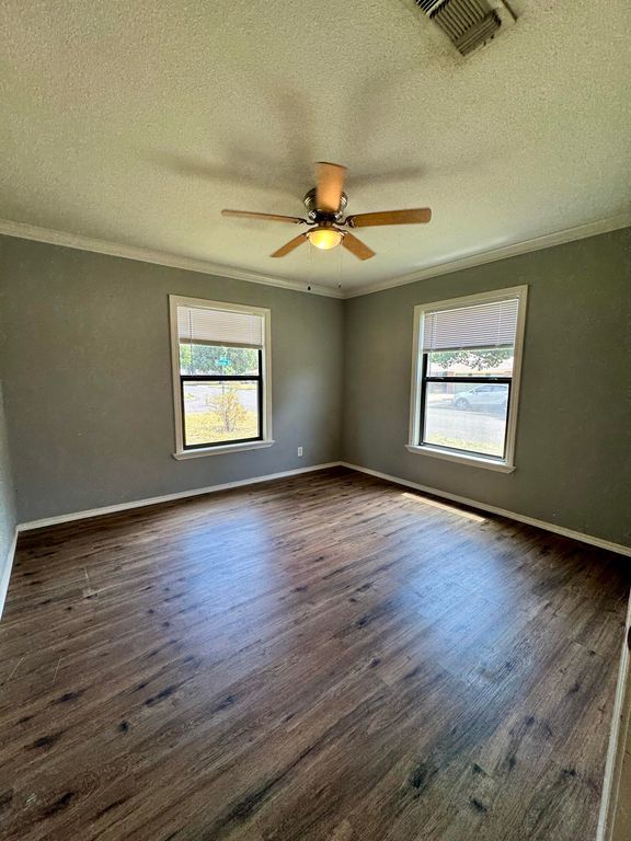 Image 16 of property listing at 501 Wanda Street, San Angelo, TX 76903