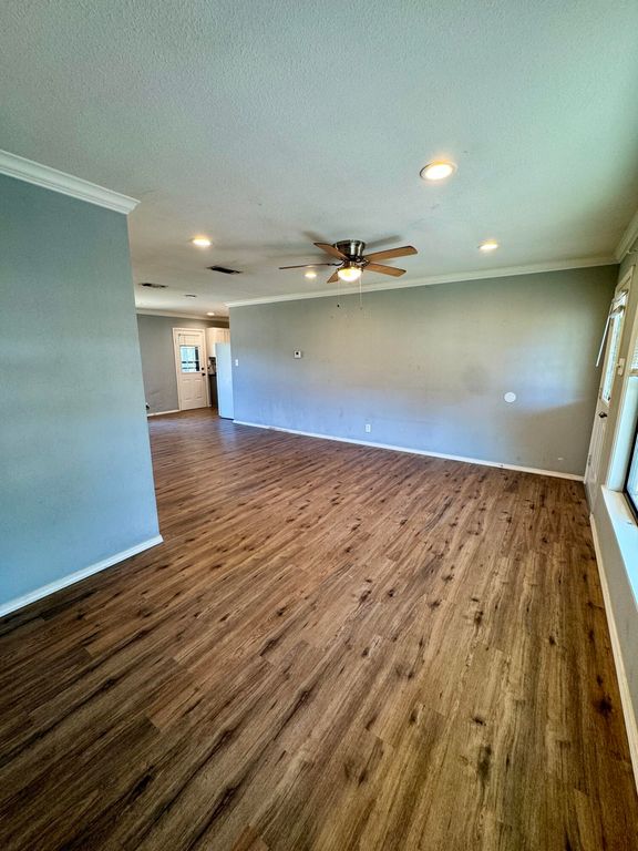 Image 7 of property listing at 501 Wanda Street, San Angelo, TX 76903