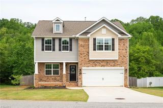 6714 Bellawood Drive, Trinity, NC 27370