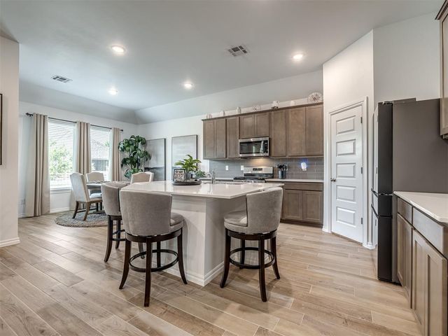 9004 NW 149th Terrace, Yukon, OK 73099
