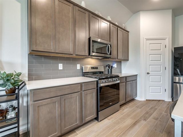 9004 NW 149th Terrace, Yukon, OK 73099