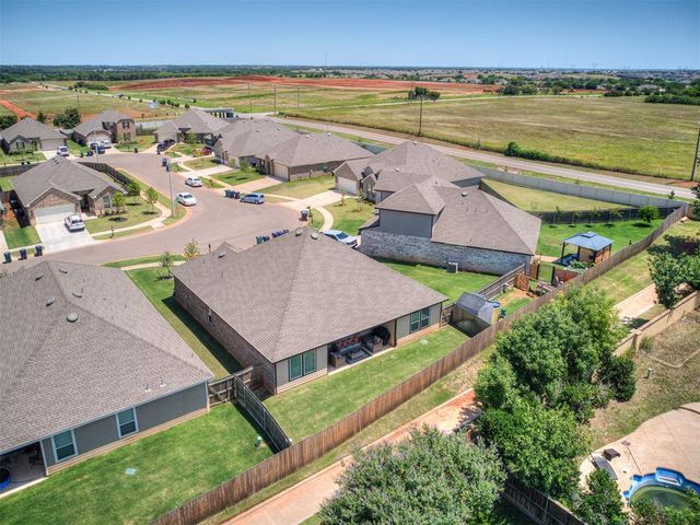 9004 NW 149th Terrace, Yukon, OK 73099
